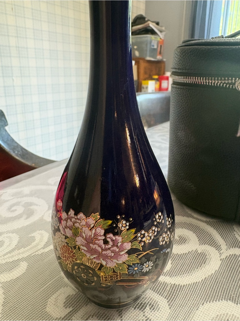 Decorative Dark Blue Floral Vase - Elegant Home Accent